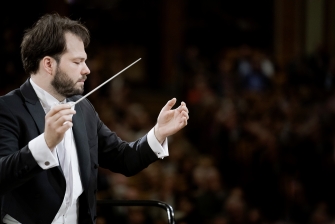 Petr Popelka dirigiert im Musikverein